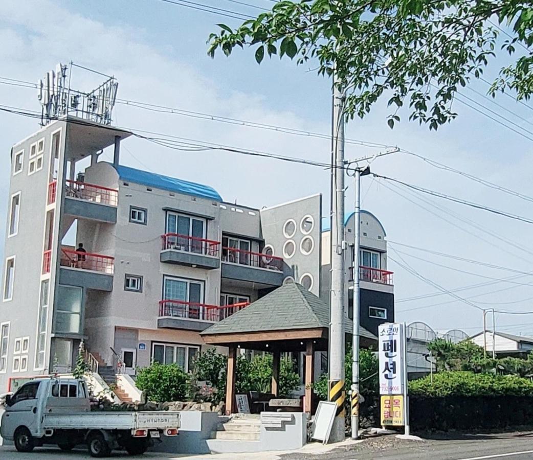 Jeju Soroan Pension Seogwipo Bagian luar foto