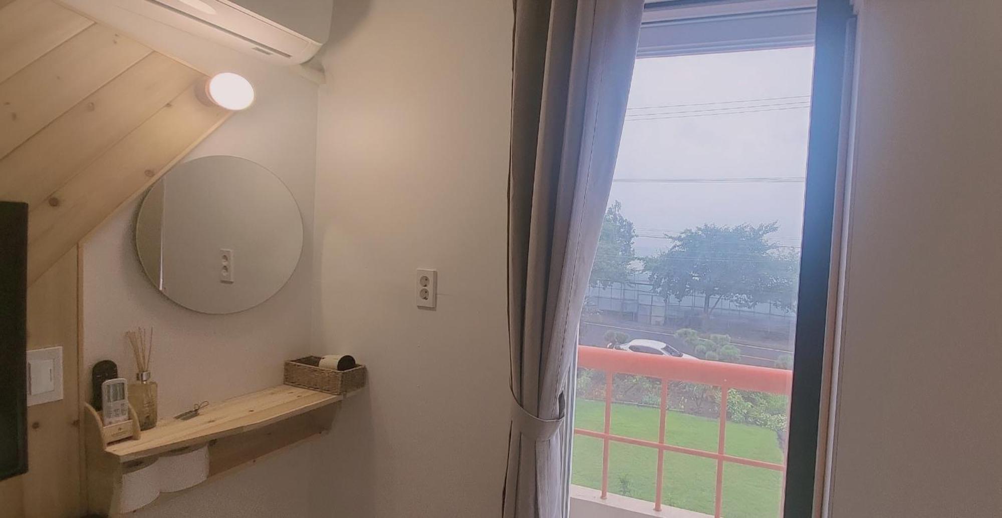 Jeju Soroan Pension Seogwipo Bagian luar foto