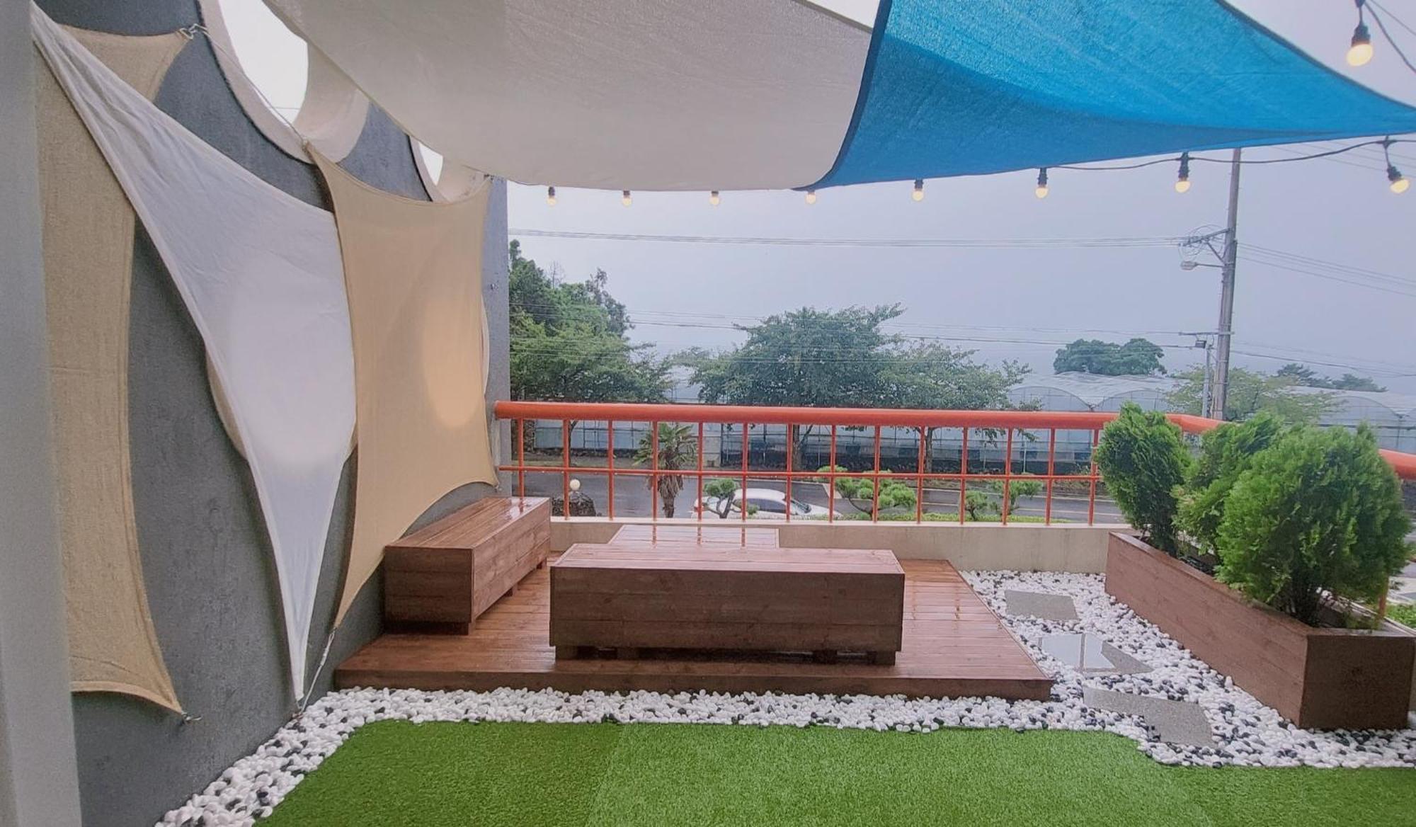 Jeju Soroan Pension Seogwipo Bagian luar foto
