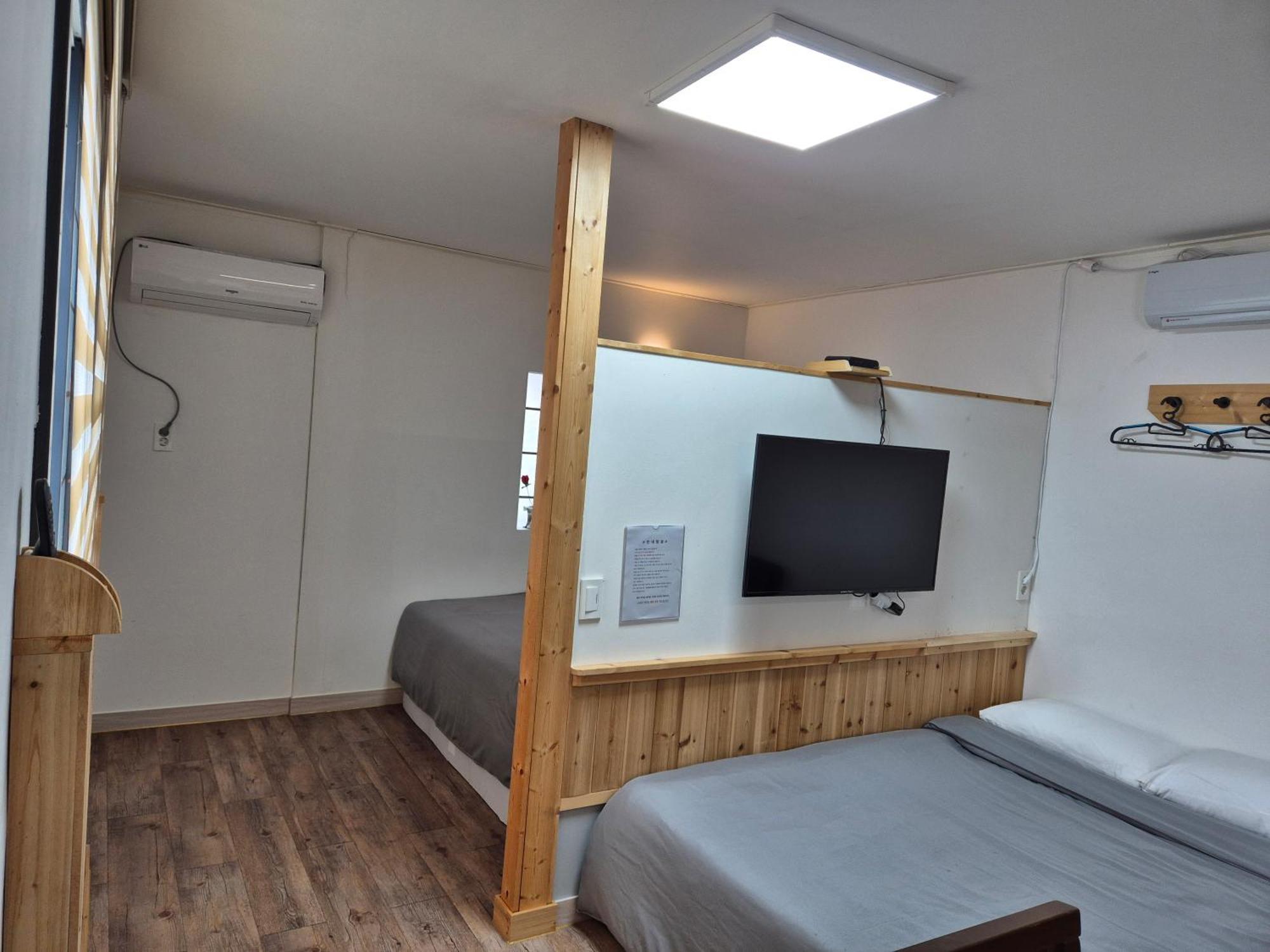 Jeju Soroan Pension Seogwipo Bagian luar foto